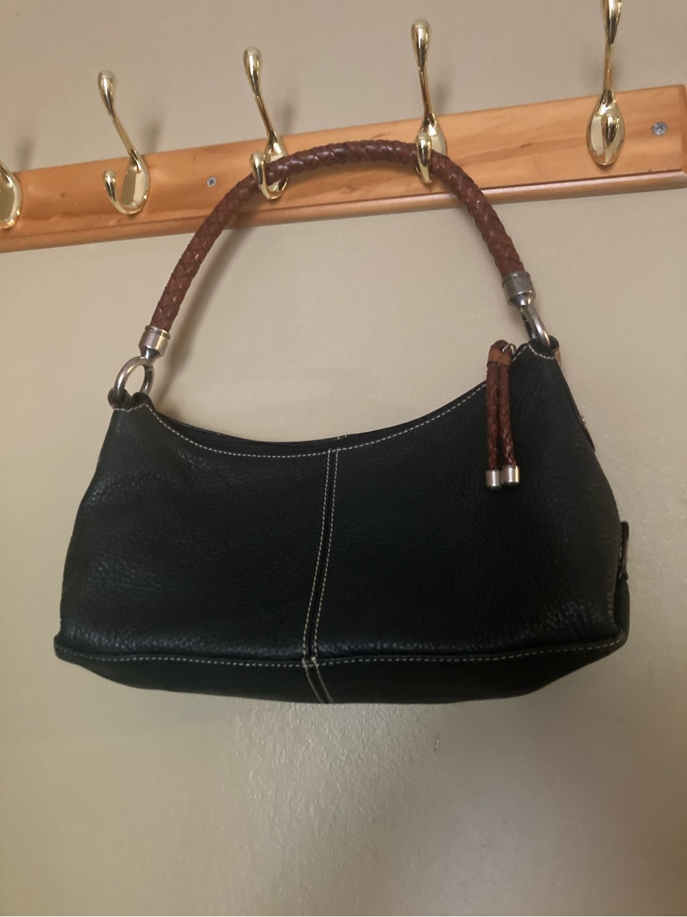 Fossil Black Leather Shoulder Bag with Brown Braided Handle